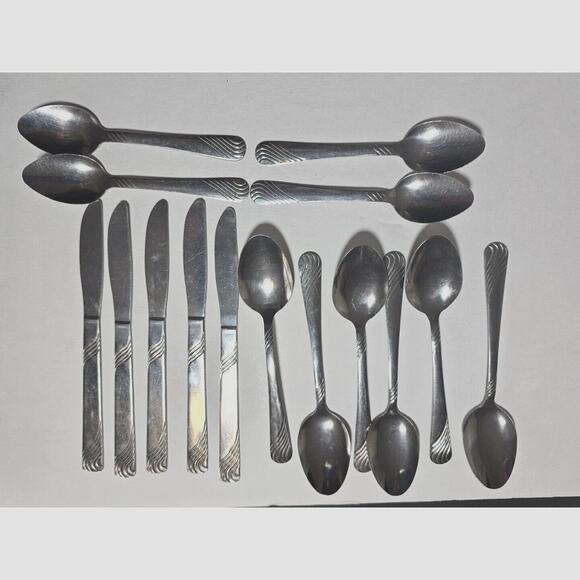 Mixed Lot of 14 Pieces of Stainless Steel Flatware Waves Wavy Pattern - Picture 1 of 6